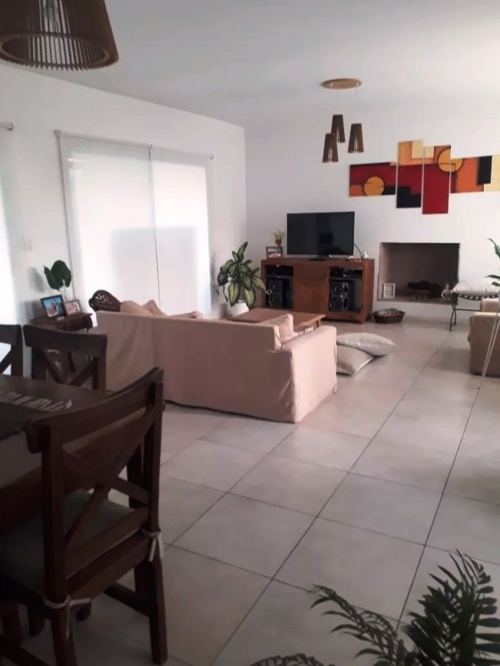 EXCELENTE PROPIEDAD, BARRIO SAN GABRIEL, VILLANUEVA