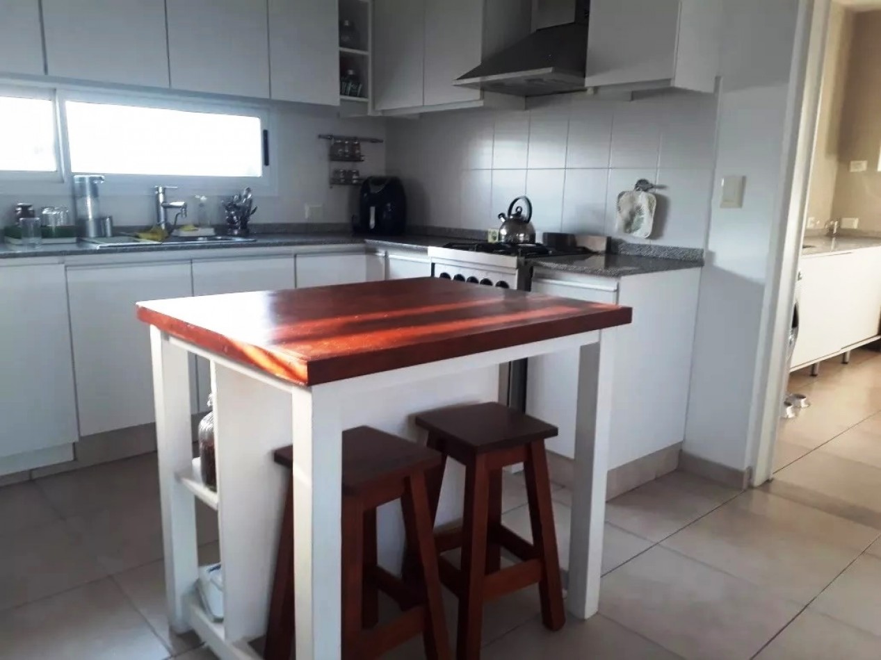 EXCELENTE PROPIEDAD, BARRIO SAN GABRIEL, VILLANUEVA