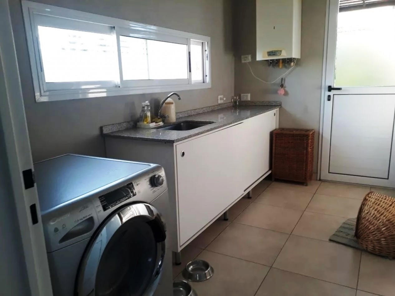 EXCELENTE PROPIEDAD, BARRIO SAN GABRIEL, VILLANUEVA