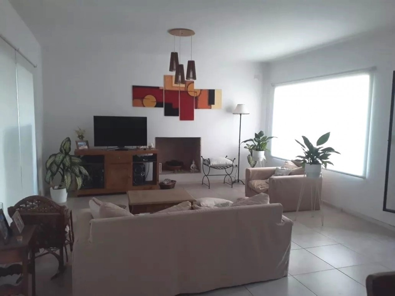 EXCELENTE PROPIEDAD, BARRIO SAN GABRIEL, VILLANUEVA