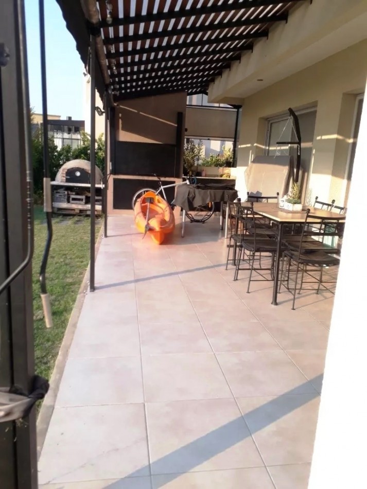 EXCELENTE PROPIEDAD, BARRIO SAN GABRIEL, VILLANUEVA