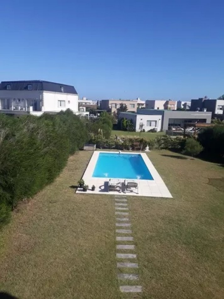 EXCELENTE PROPIEDAD, BARRIO SAN GABRIEL, VILLANUEVA