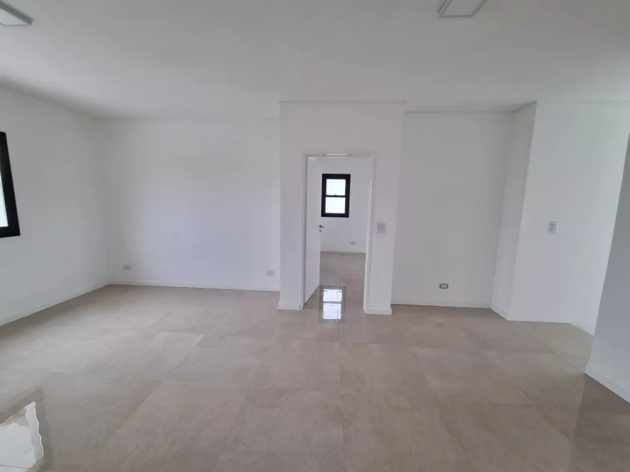 EXCELENTE CASA 256MTS, EN PUERTOS - ARAUCARIAS