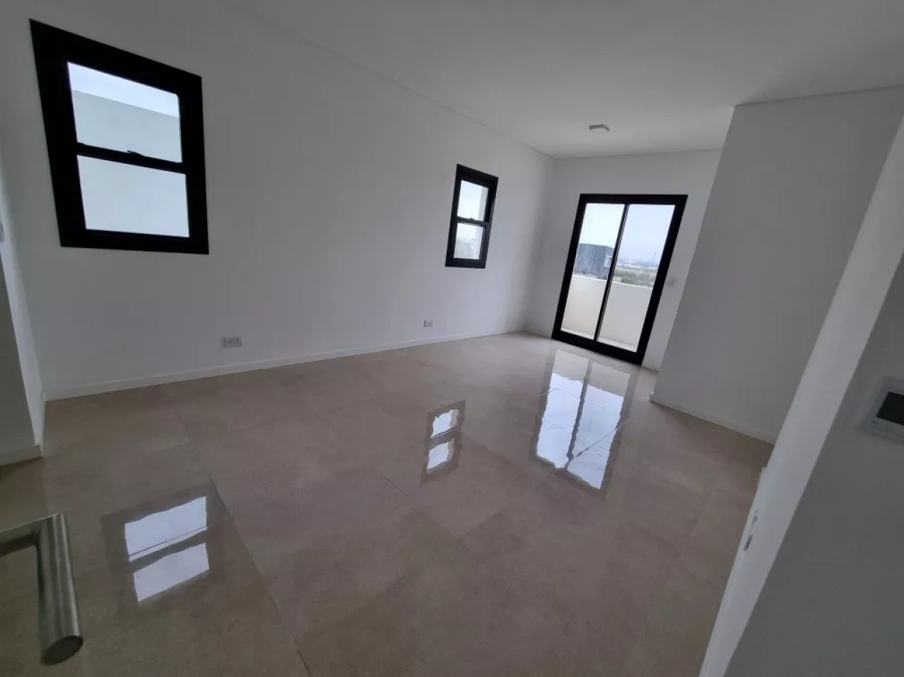 EXCELENTE CASA 256MTS, EN PUERTOS - ARAUCARIAS