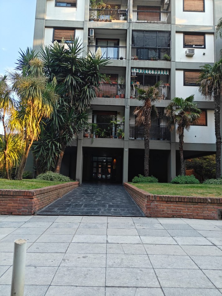 Departamento 2 ambientes Ubicacion excelente Vte Lopez, MUY LUMINOSO Y SOLEADO