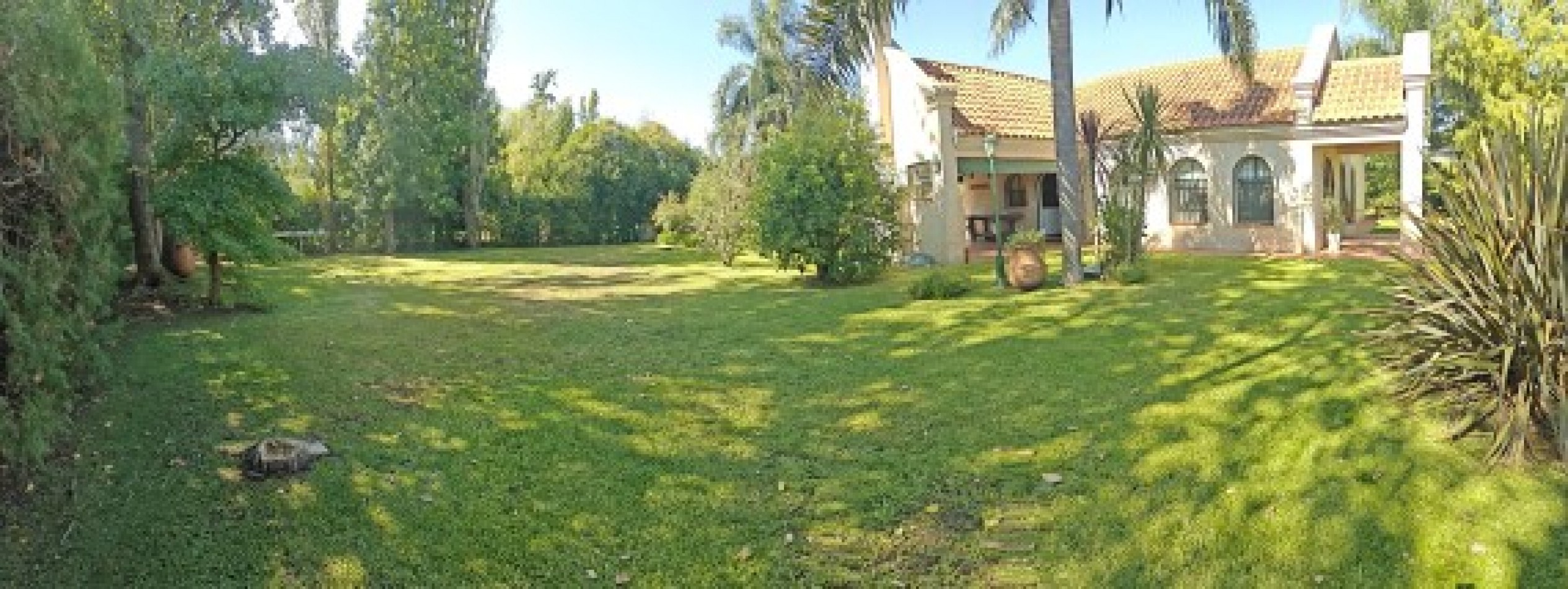 EXCELENTE QUINTA SOBRE 2217MTS EN BARRIO PARQUE IRIZAR - PILAR 