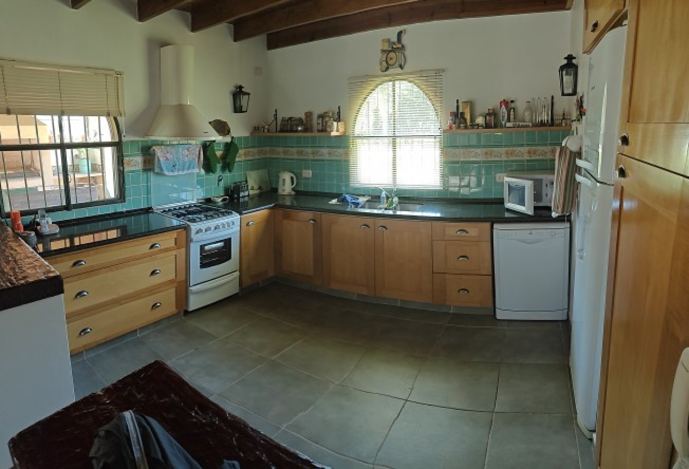 EXCELENTE QUINTA SOBRE 2217MTS EN BARRIO PARQUE IRIZAR - PILAR 