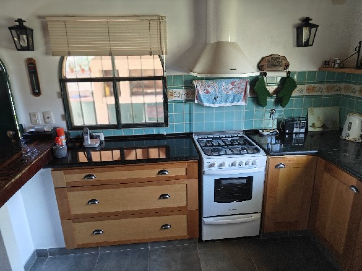 EXCELENTE QUINTA SOBRE 2217MTS EN BARRIO PARQUE IRIZAR - PILAR 