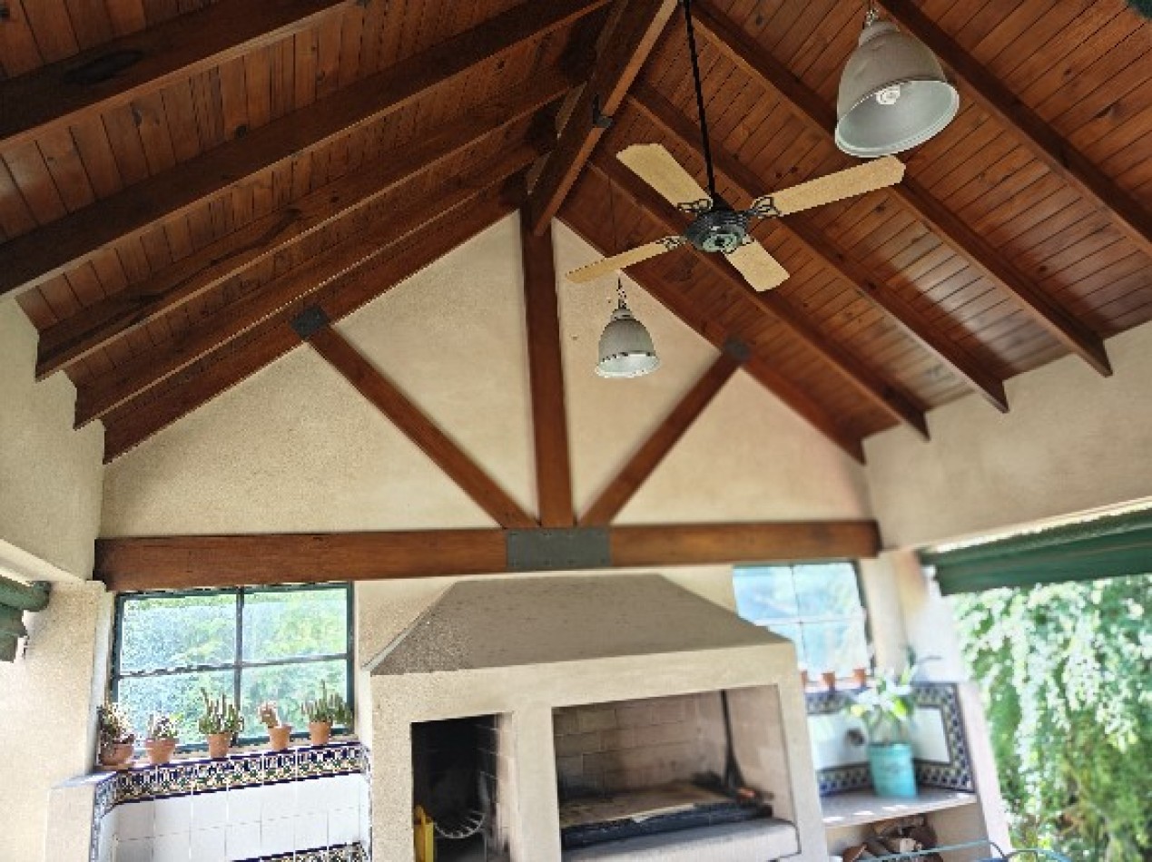 EXCELENTE QUINTA SOBRE 2217MTS EN BARRIO PARQUE IRIZAR - PILAR 