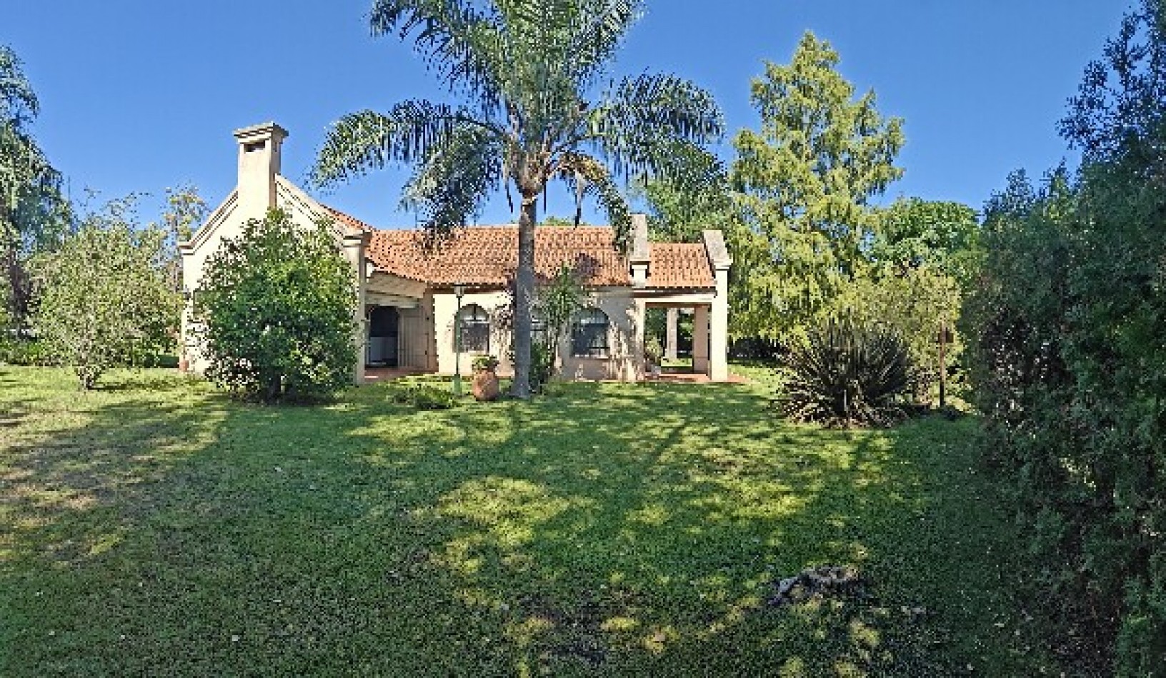 EXCELENTE QUINTA SOBRE 2217MTS EN BARRIO PARQUE IRIZAR - PILAR 