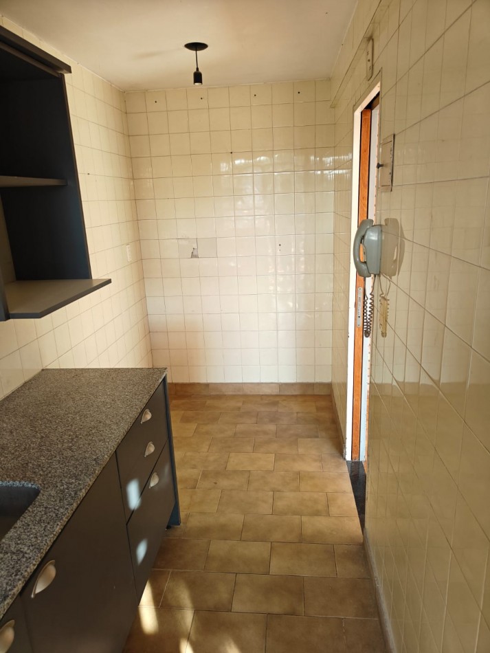 Departamento 2 ambientes Ubicacion excelente Vte Lopez, MUY LUMINOSO Y SOLEADO