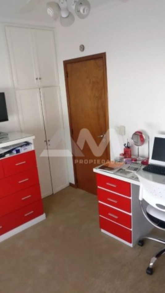 CASA Tipo Duplex, Beccar, San Isidro Excelente Estado 4 Amb, Garage