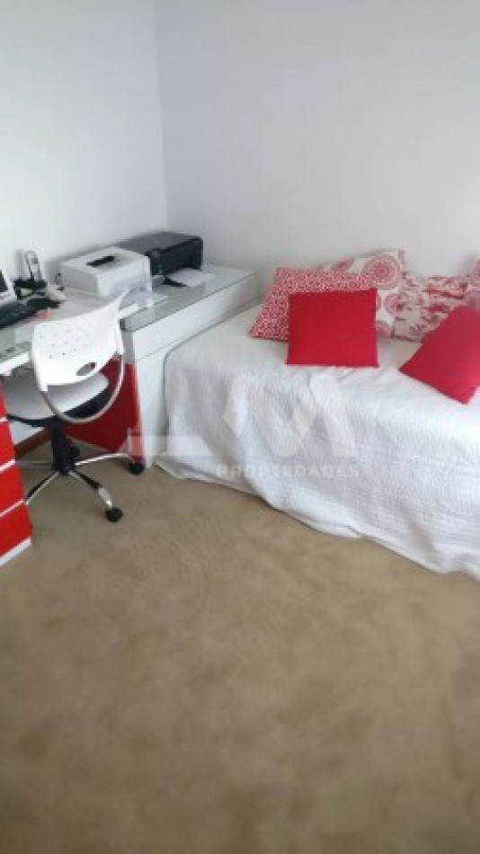 CASA Tipo Duplex, Beccar, San Isidro Excelente Estado 4 Amb, Garage