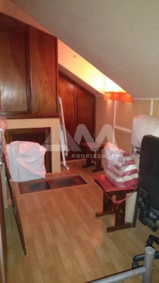 CASA Tipo Duplex, Beccar, San Isidro Excelente Estado 4 Amb, Garage