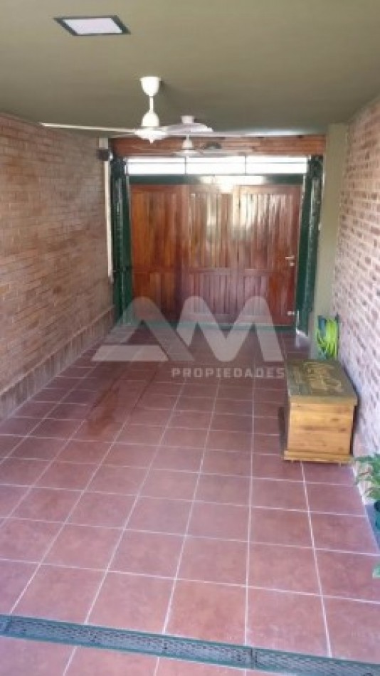 CASA Tipo Duplex, Beccar, San Isidro Excelente Estado 4 Amb, Garage