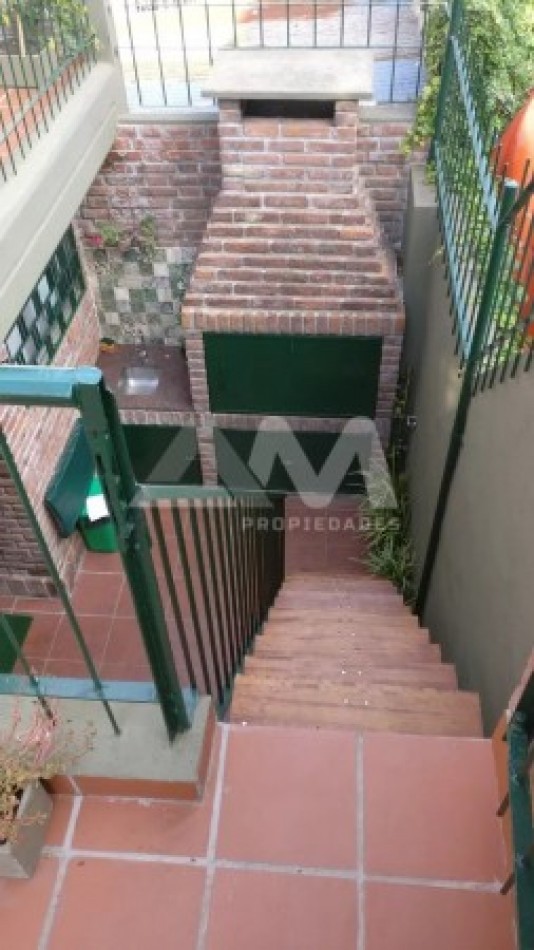 CASA Tipo Duplex, Beccar, San Isidro Excelente Estado 4 Amb, Garage