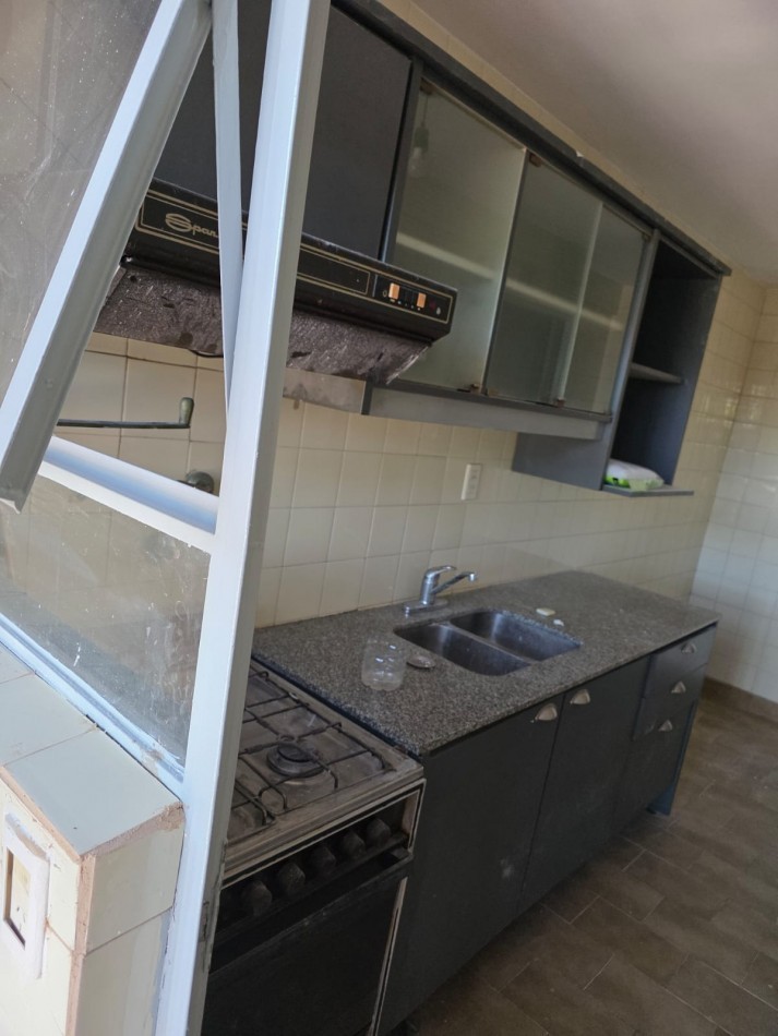 Depatamento 2 ambientes Ubicacion excelente Vte Lopez, MUY LUMINOSO Y SOLEADO